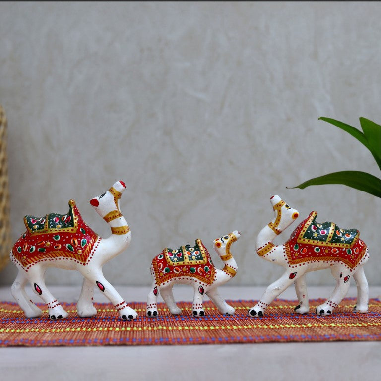 Paper Mache Handcrafted Showpiece Camel