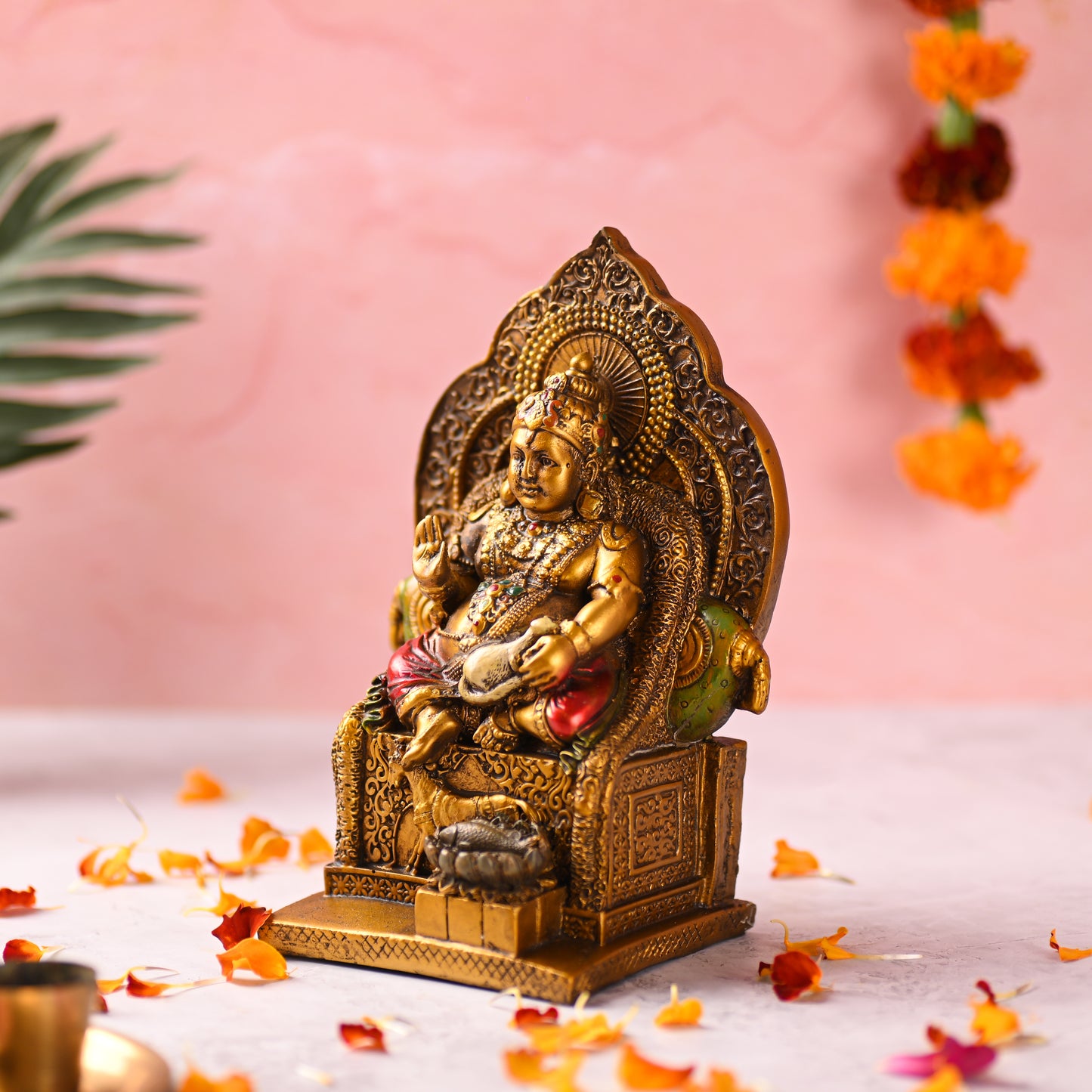 Kuber Idol Sculpture