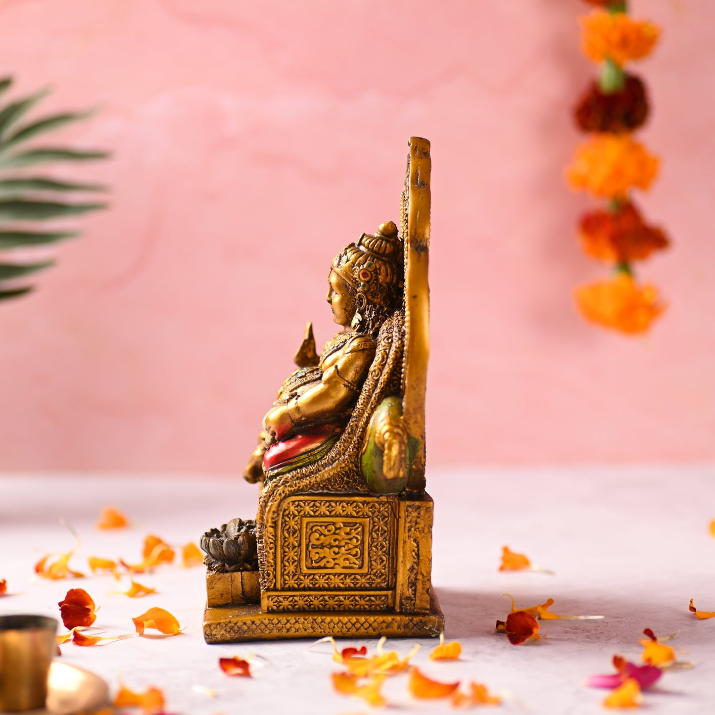 Kuber Idol Sculpture